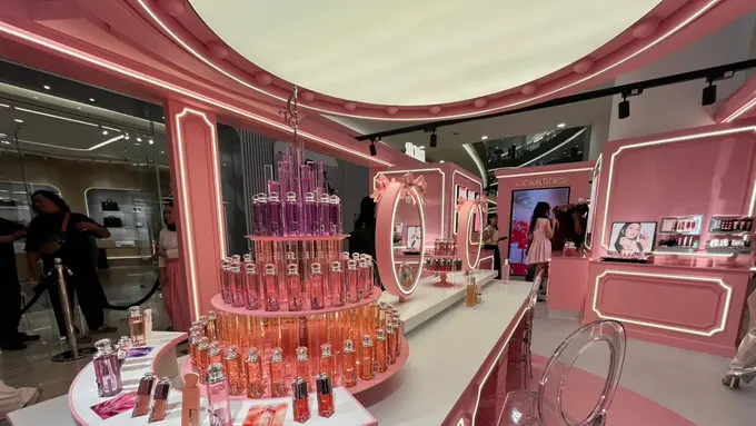 Menggemaskan Serba Pink, Dior Addict pop-up Hadir di Indonesia