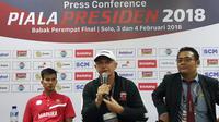 Pelatih Madura United, Gomes de Olivera, mengaku timnya hanya kurang beruntung harus tersingkir dari Piala Presiden 2018 karena sudah bekerja keras sepanjang pertandingan. (Bola.com/Zulfirdaus Harahap)