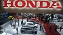 Suasana pembukaan pameran Indonesia International Motor Show (IIMS) 2023 di Jiexpo Kemayoran, Jakarta, Kamis (16/2/2023). IIMS 2023 yang berlangsung pada 16-26 Februari menghadirkan 165 brand otomotif mencakup merek kendaraan roda empat, roda dua, dan kendaraan listrik. (merdeka.com/Iqbal S. Nugroho)