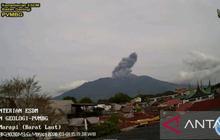 Erupsi Gunung Marapi Semburkan Abu Vulkanik 1.500 Meter, Warga Diminta Waspada Ancaman Lahar Dingin