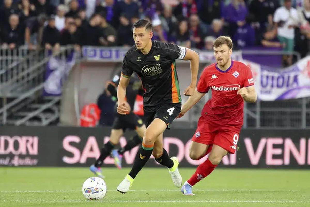Rapor Jay Idzes saat Bantu Venezia Gebuk Fiorentina dan Mentas dari Zona Merah Liga Italia