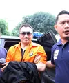 Gatot Brajamusti kembali dijemput dari NTB ke Polda Metro Jaya untuk melengkapi berkas perkara terkait senjata api illegal. Jumat (21/10/2016) siang, Aa Gatot tiba di Polda sekitar pukul 14.55 WIB. (Nurwahyunan/Bintang.com)