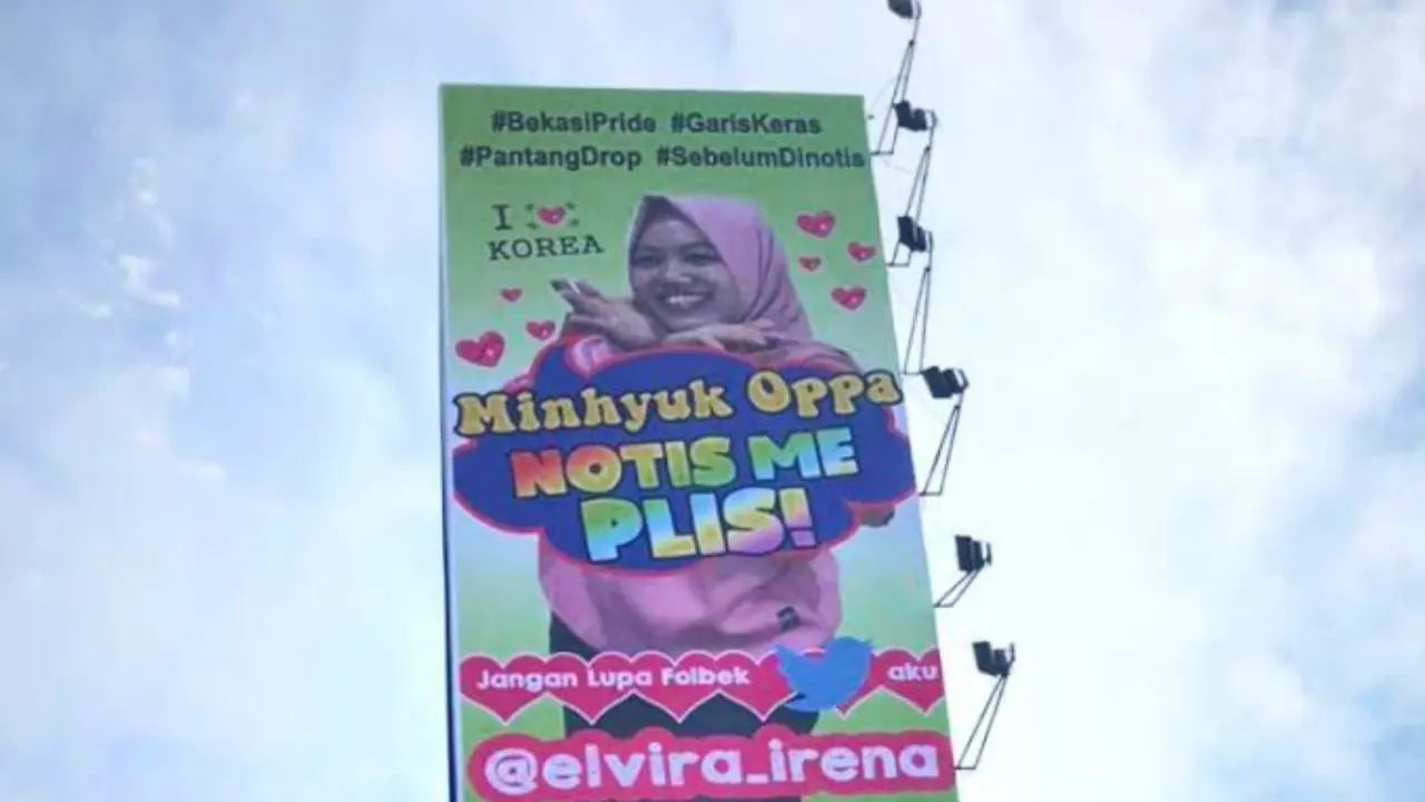 Billboard dari pecinta Kpop di Bekasi.