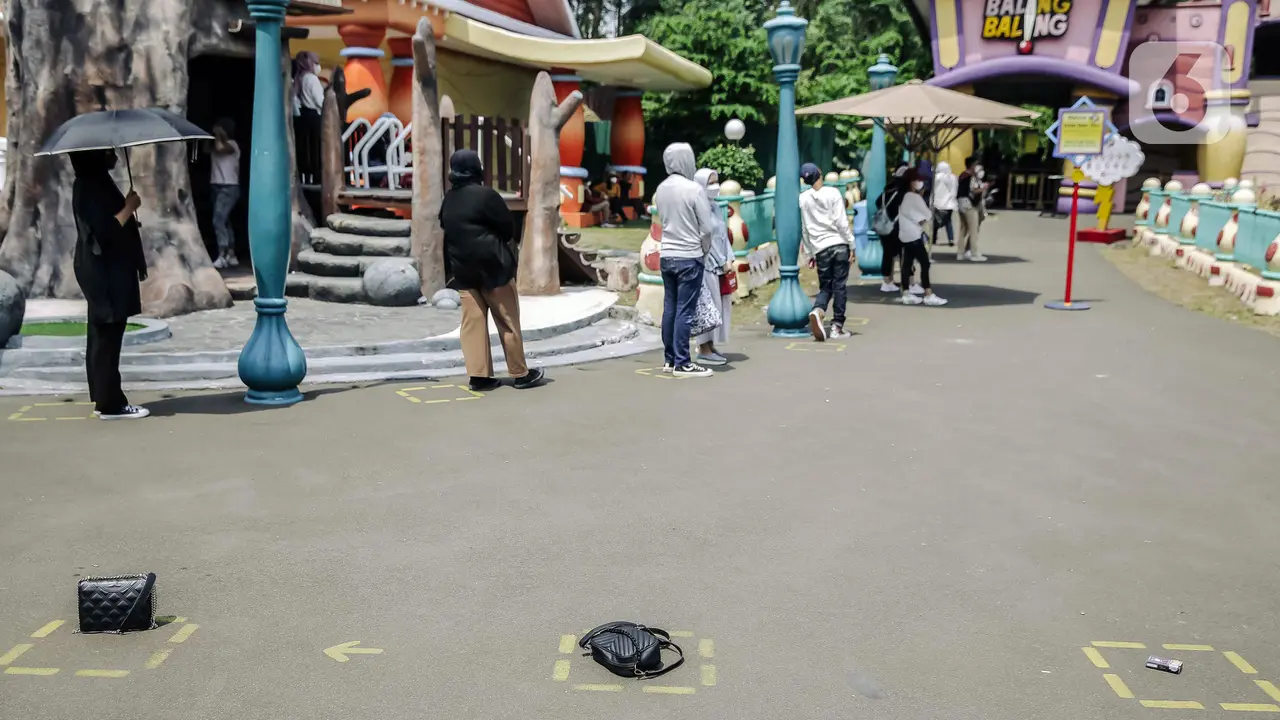 FOTO: Pelonggaran PPKM Level 3, Ancol Kembali Ramai Pengunjung