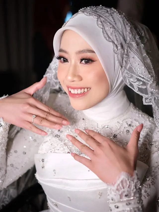 7 Detail Gaun Megawati Hangestri di Acara Ngunduh Mantu, Tampil Anggun