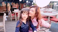 Berwajah Bule, Anak Nafa Urbach Diajari Bahasa Jawa