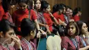 Sejumlah Pramugari Lion Air mengikuti Rapat Dengar Pendapat (RDP) antara pihak Management Lion Air dengan Komisi V DPR RI  di Kompleks Parlemen, Jakarta, Selasa (24/5). Rapat tersebut membahas pembekuan ‘groundhandling’. (Liputan6.com/Johan Tallo)