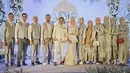 Aktor yang juga Wakil Bupati Bandung, Sahrul Gunawan resmi melepas masa dudanya. Pria tiga orang anak itu menikahi Dine Mutiara Aziz pada Sabtu (6/5/2023). Pada pernikahan keduanya ini, Sahrul didampingi Bridesmaid dan Groomsman teman artis. [Instagram/dude2harlino]