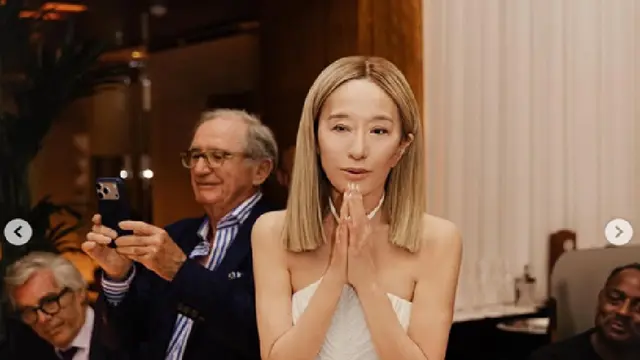 Vera Wang Cat Pirang Rambutnya di Pesta Ultah ke-77