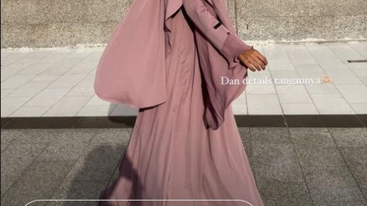 Rumah Tangga Diterpa Isu Miring, Ini 8 Potret Paula Verhoeven Saat Umrah Tanpa Ditemani Baim Wong - Tetap Pancarkan Kebahagiaan