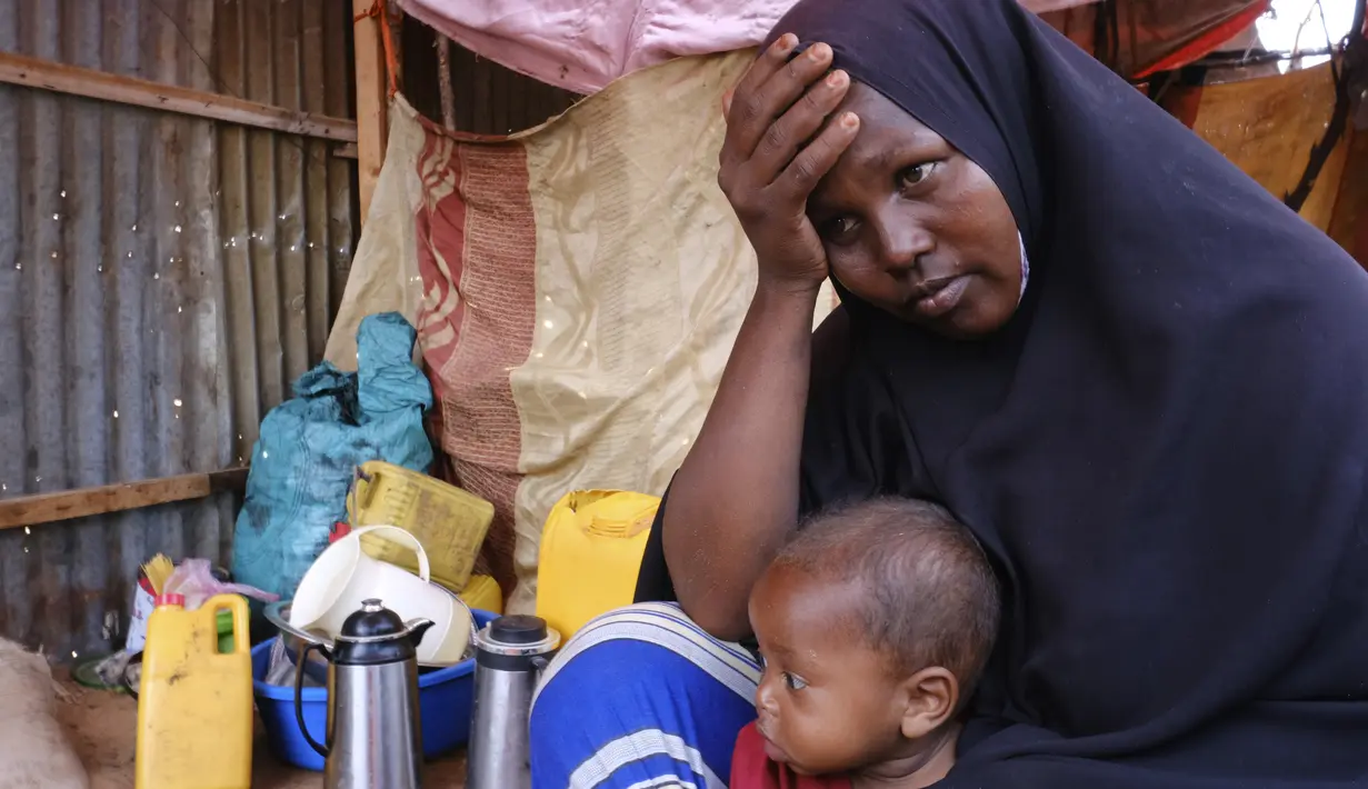 Kekeringan parah membuat lebih dari satu juta penduduk Somalia terpaksa meninggalkan rumah. (AP Photo/Farah Abdi Warsameh)