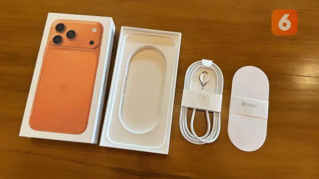 Isi boks penjualan iPhone 17 Pro Max. (Liputan6.com/ Yuslianson)