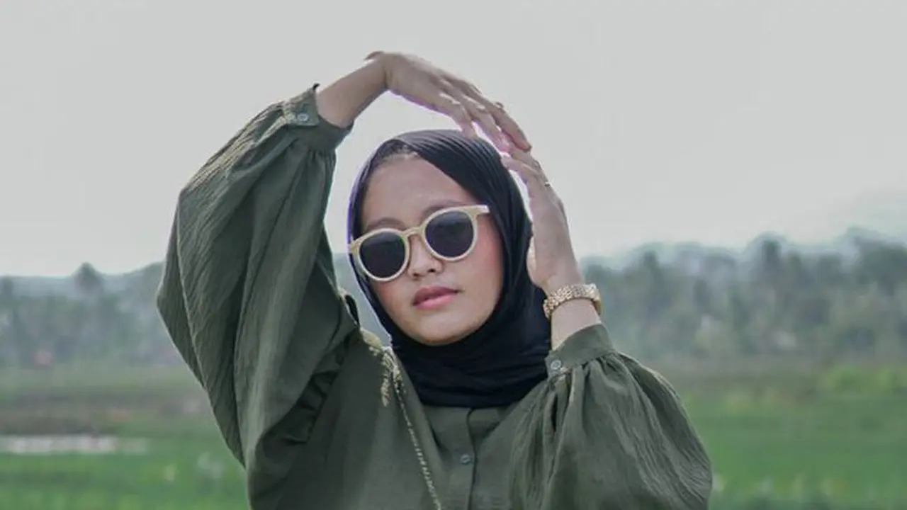 kemeja polos hijau