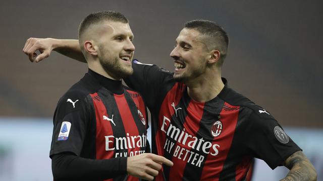 Taklukkan Lazio Secara Dramatis, AC Milan Kokoh di Puncak Klasemen Liga Italia