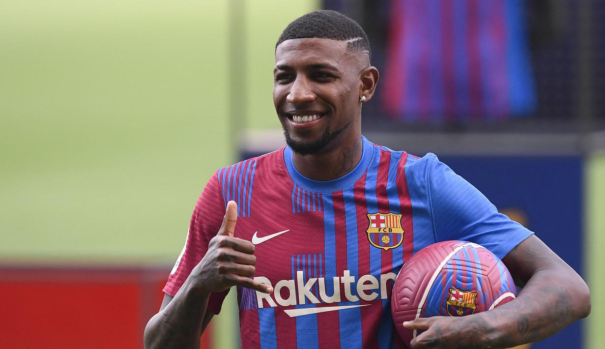 Emerson Royal. Bek kanan Brasil berusia 22 tahun ini didatangkan awal musim 2021/2022 dari Real Betis dengan nilai 14 juta euro. Setelah sempat bermain 3 kali di La Liga, ia justru dilepas ke Tottenham Hotspur dengan harga yang lebih tinggi, mencapai 25 juta euro. (Foto: AFP/Josep Lago)