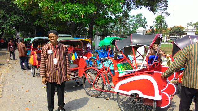 Tukang Becak Penarik Tamu Pernikahan Gibran-Selvi Meninggal