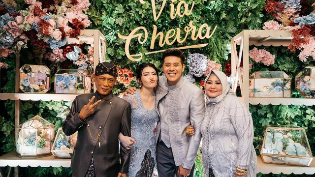 Segera Ke Pelaminan, Ini 7 Potret Prosesi Lamaran Via Vallen dan Chevra Yolandi