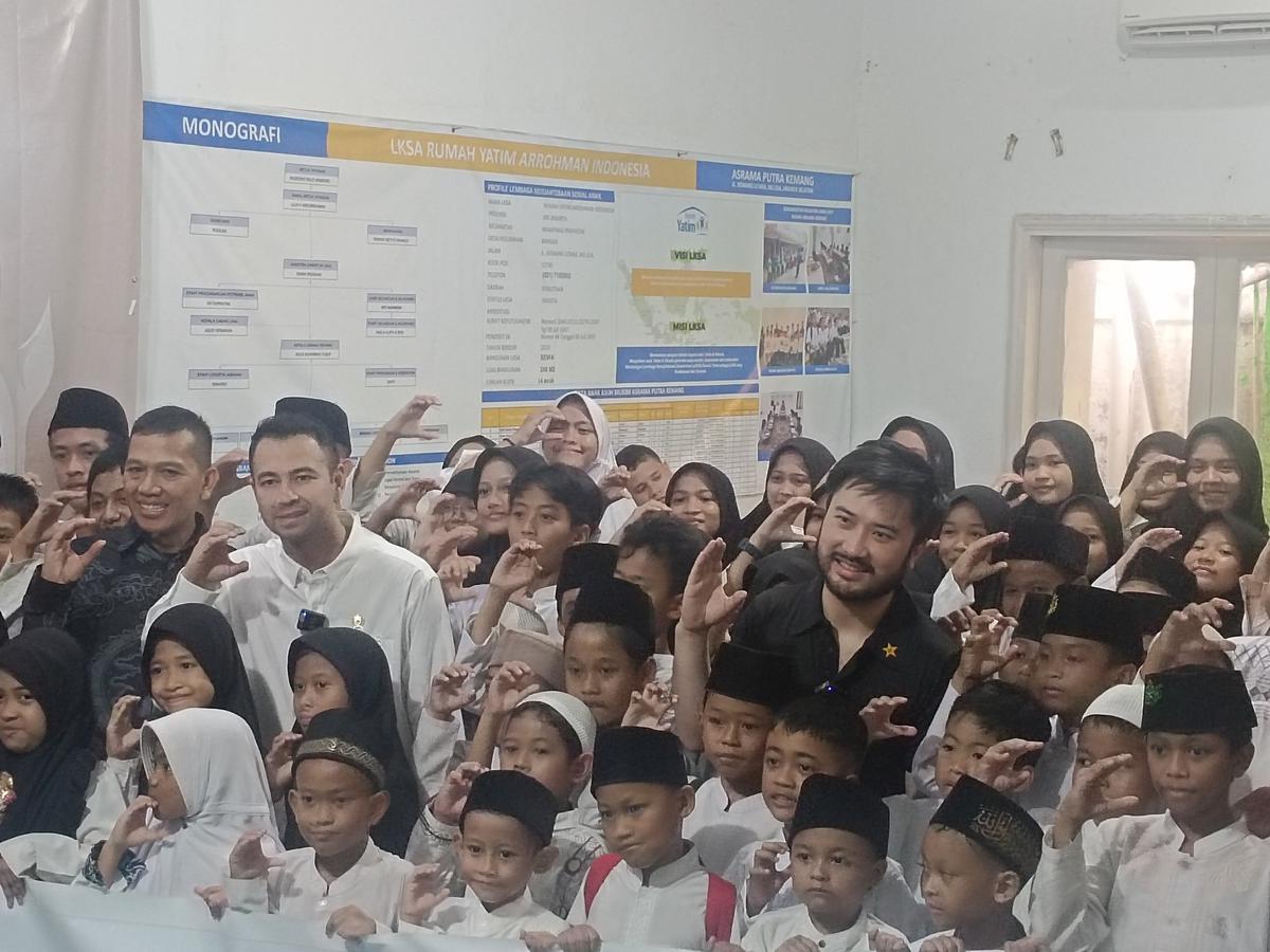 Raffi Ahmad dan Rudy Salim Bagikan 650 Burger ke Panti Asuhan, Ajak Anak-Anak Bermimpi Besar
