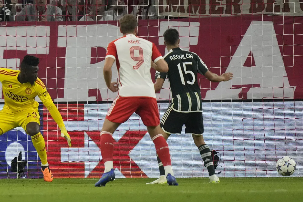 Foto: Momen Blunder Andre Onana yang Jadi Awal Petaka MU Takluk dari Bayern Munchen dalam drama 7 Gol di Liga Champions