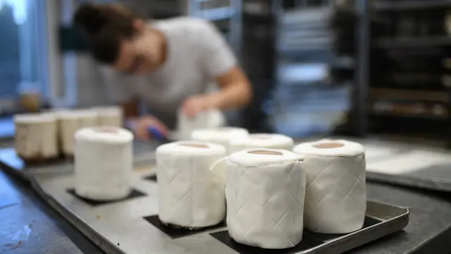 Kue Tisu Toilet