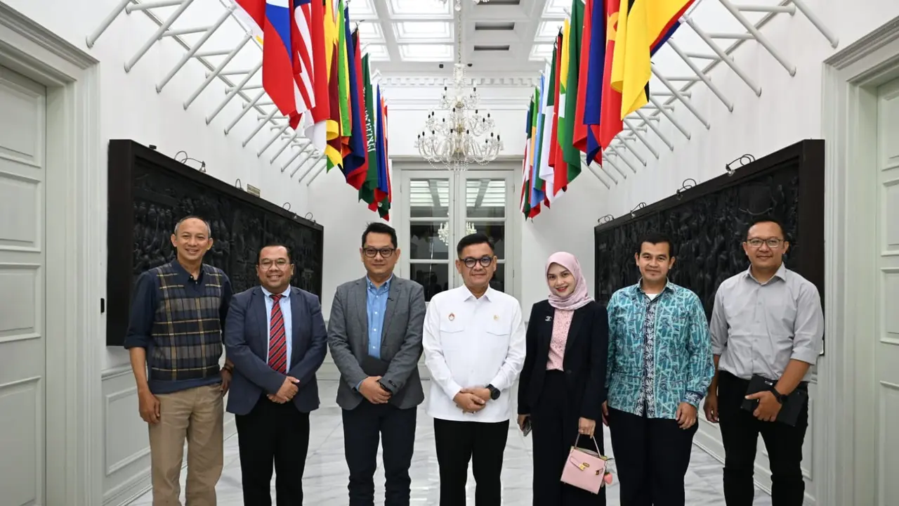 Gubernur Lemhanas Bertemu KPID Jabar
