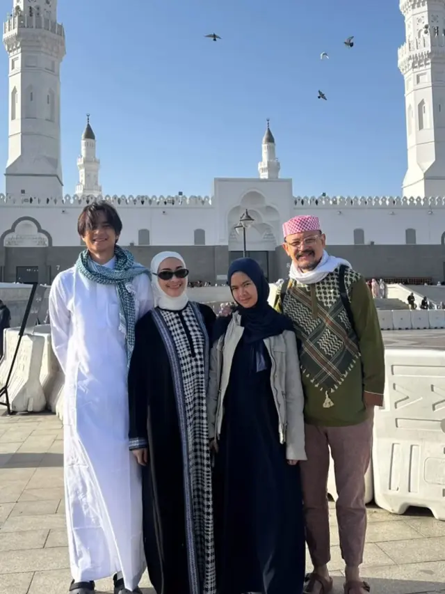 Iis Dahlia tunjukkan momen haru Bersama keluarga. (credit:instagram.com/isdadahlia)
