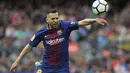 3. Jordi Alba - Pemain sayap Barcelona, Jordi Alba harus menerima rumahnya dalam keadaan berantakan usai ditinggal bertanding ke Milan di ajang Liga Champions. Sejumlah barang berharga raib diggondol maling. (AFP/Lluis Gene)