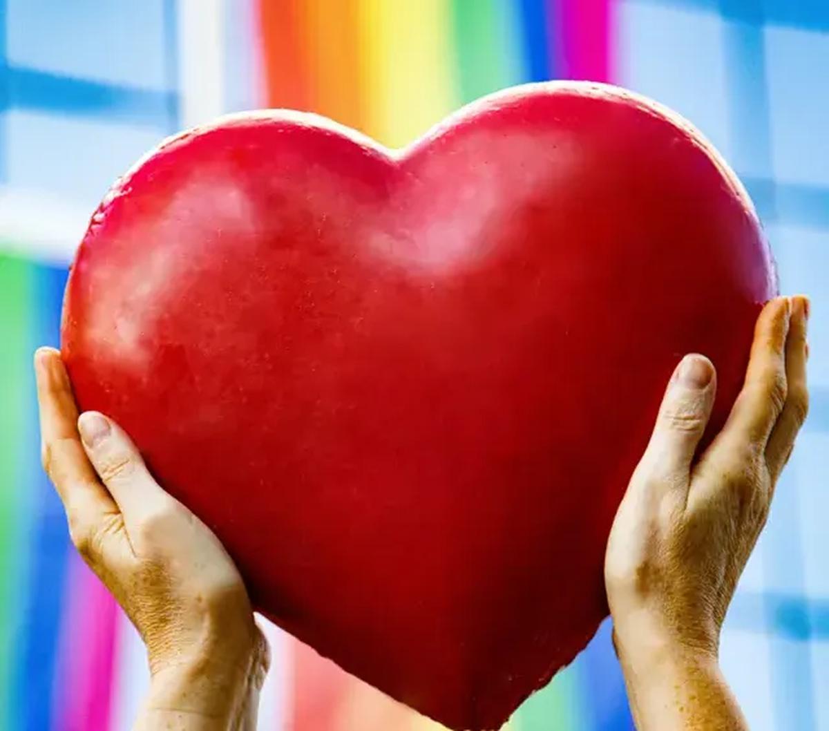 Pemkab Garut akan menerbitkan Peraturan Bupati (Perbup) membahas tentang lesbian, gay, bisexual, dan transgender (LGBT). Perbup nomor 47 tahun 2023 itu adalah turunan dari Peraturan Daerah (Perda) Garut nomor 13 tahun 2015 tentang anti perbuatan maksiat.