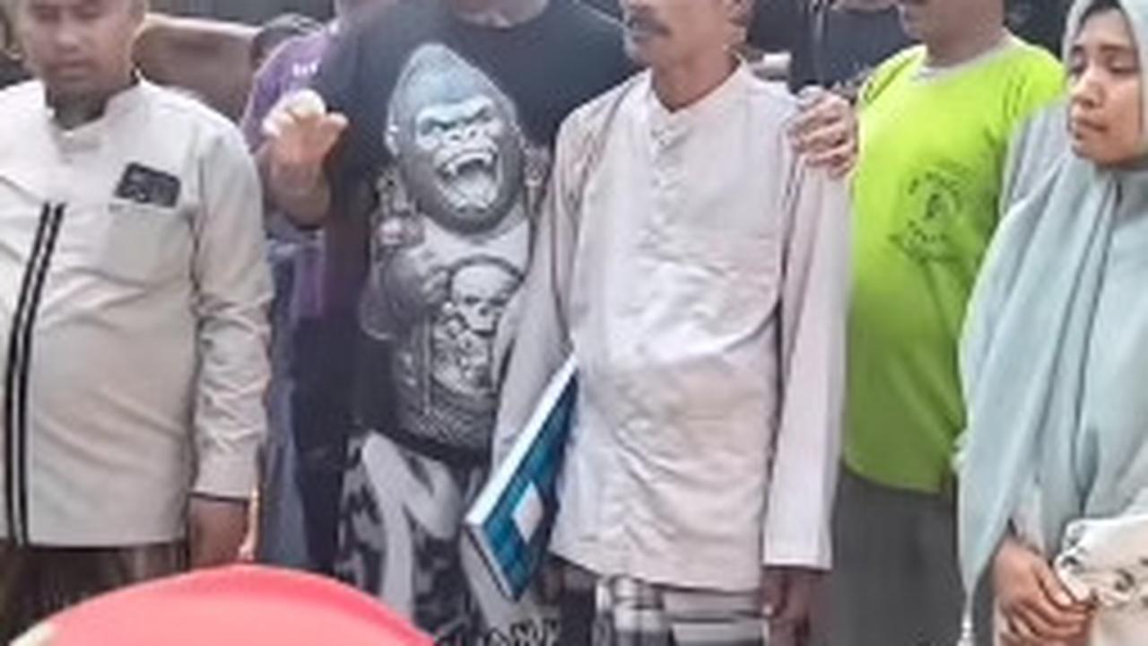 Sangar, Badan Penuh Tato Pria Ini Peduli Pendidikan Biaya Siswa dan Gaji Guru Ditanggung 'Anak-anak Enggak Boleh Bayar Iuran'