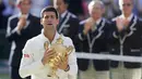 Bagi Djokovic, ini adalah gelar Wimbledon keduanya setelah 2011, London, Minggu (6/7/14). (REUTERS/Suzanne Plunkett) 