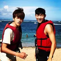 Pemain Strong Woman Do Bong Soon, Park Hyung Sik dan Ji Soo berada di Bali. (instagram)
