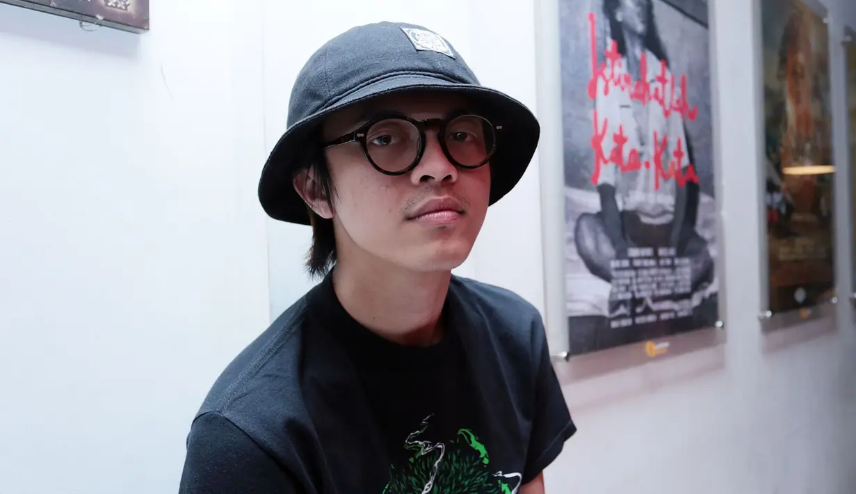 Pria berdarah Bandung itu mencintai Zulaikha yang diperankan oleh Andania Suri. Namun sayang, gadis Bugis Makassar itu memiliki strata sosial jauh diatasnya. Perbedaan itu menjadi masalah terkait kisah cintanya. (Deki Prayoga/Bintang.com)