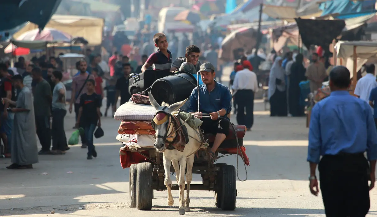 Pihak otoritas kesehatan di Gaza pun meminta organisasi internasional segera menyediakan rumah sakit lapangan menyelamatkan korban yang terluka. (Bashar TALEB/AFP)