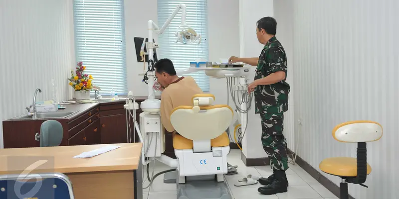 20160921-Kesehatan Cagub Diperiksa Tim Dokter RSAL Mintoharjo-Jakarta