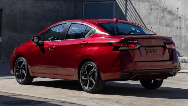 Nissan Versa 2023 jadi sedan termurah di Amerika Serikat