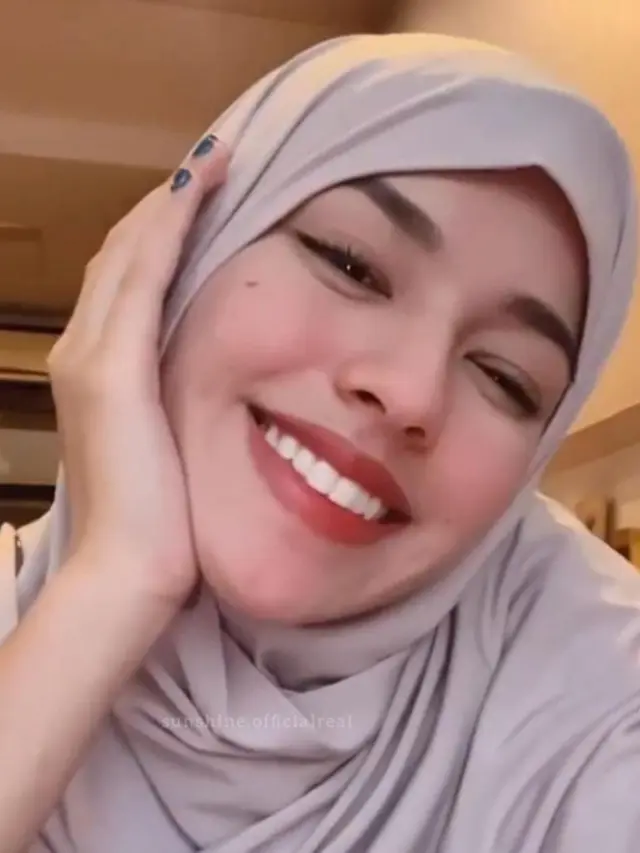 Pesona Susan Sameh saat Pakai Hijab, Banjir Pujian