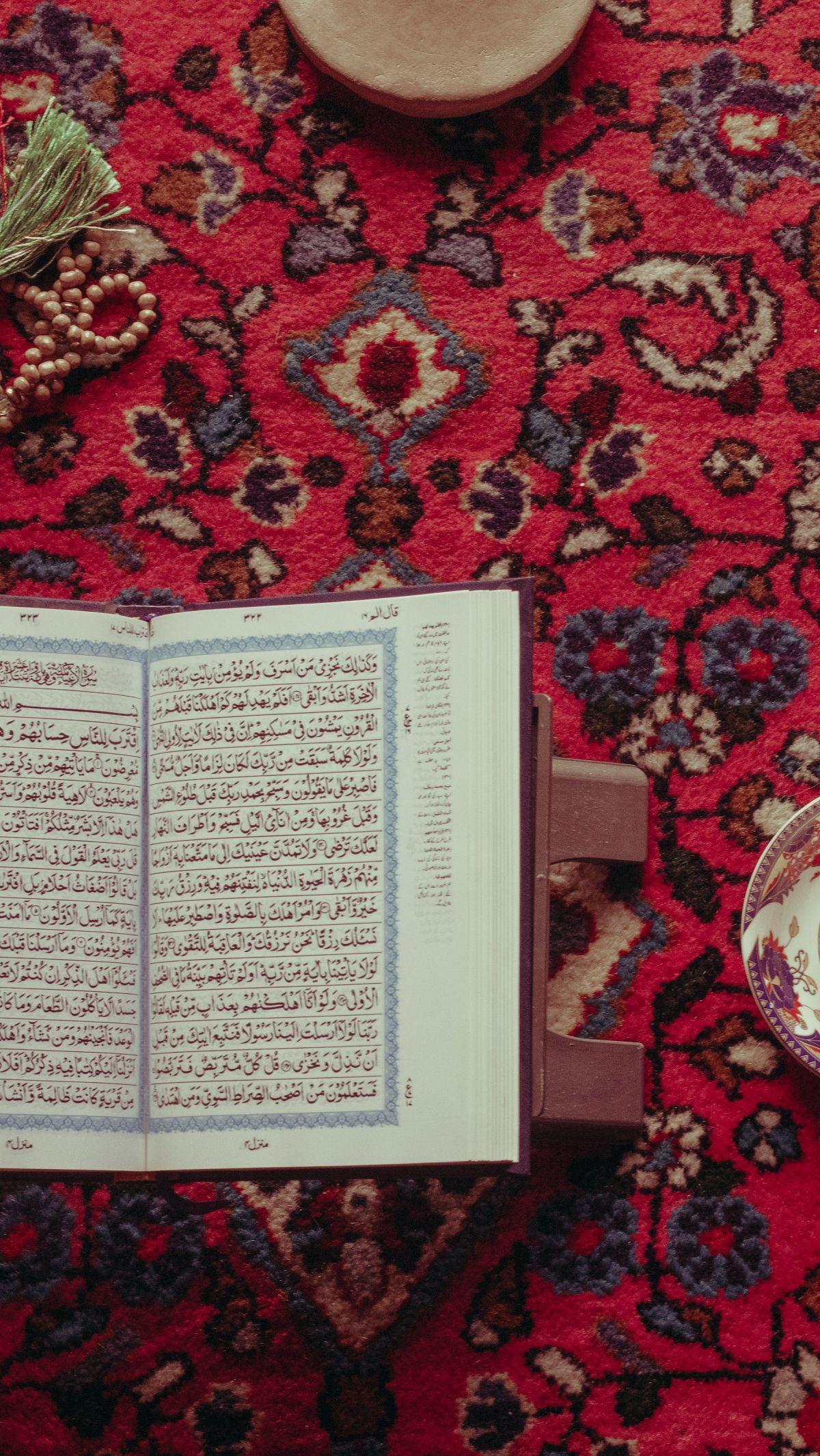<b>Hukum Makan Sahur</b>