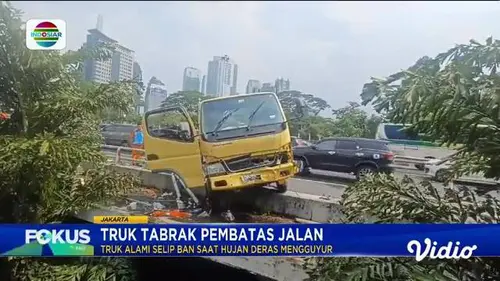 Fokus Pagi : Tebing di Jalur Perbukitan di Lumajang Longsor dan Menimpa Truk Muatan Pasir