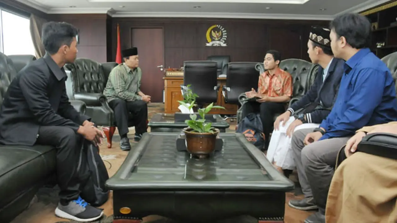 Bertemu Delegasi Indonesia Muroja’ah, HNW Tekankan Pentingnya Peran Pemuda Selamatkan Bonus Demografi Indonesia