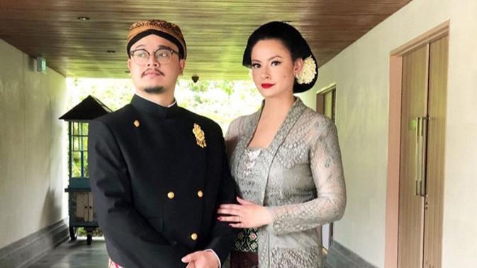Jarang Tersorot Ini 7 Potret Mesra Derby Romero Dan Istri Hot Liputan6 Com