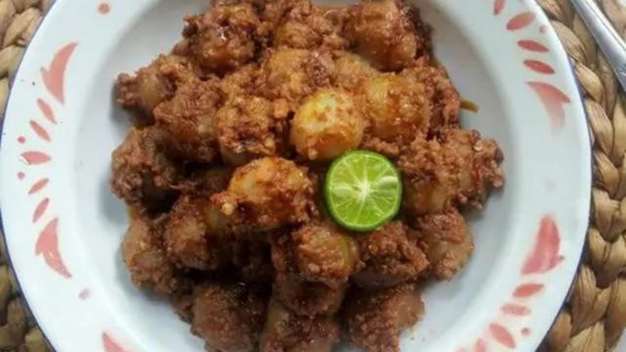 Ilustrasi cilok bumbu kacang.