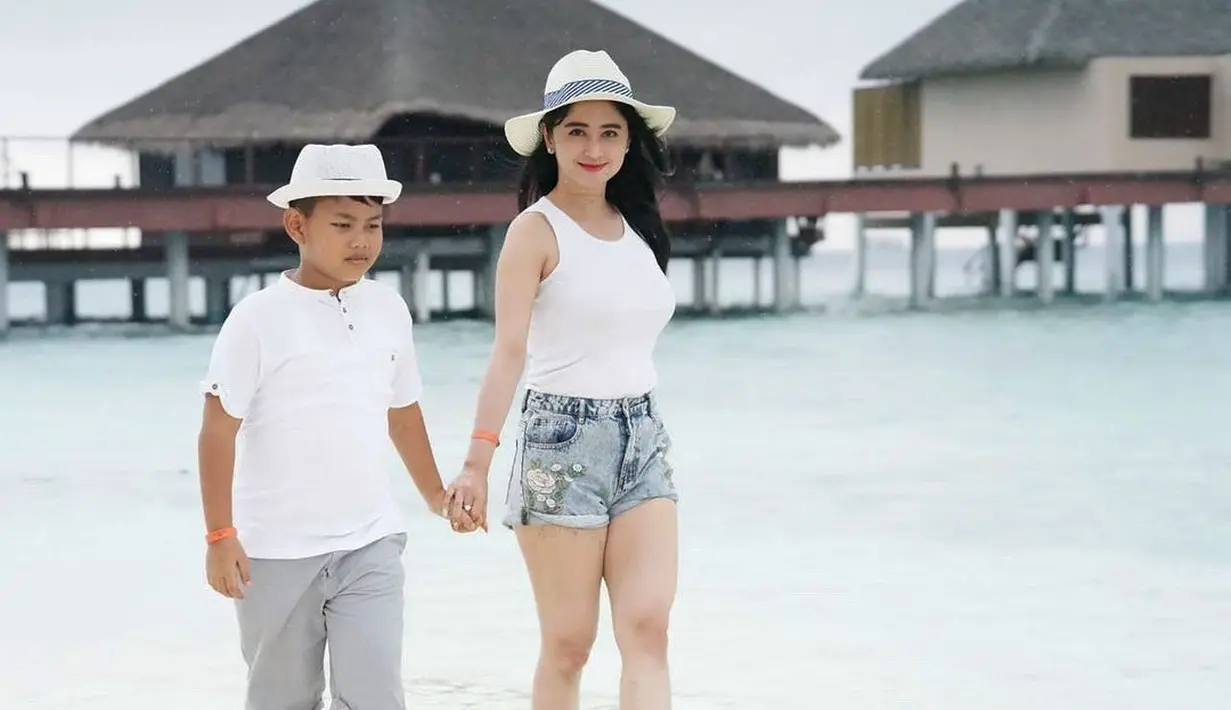 [Instagram/dewiperssik9]