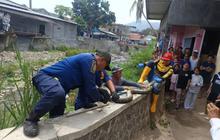 Sanca Jumbo 4 Meter Teror Warga Pasar Palabuhanratu Sukabumi