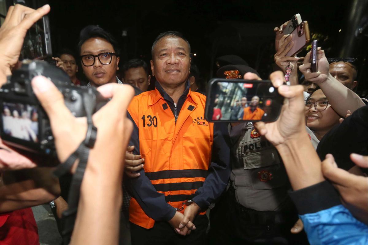 FOTO: Bupati Tulungagung Resmi Ditahan KPK
