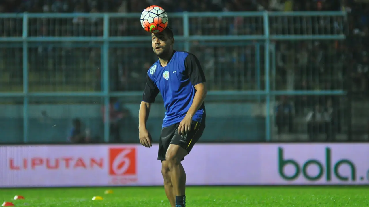 Marcio Teruel bakal jadi rival sahabatnya Thiago Furtuoso saat Arema Cronus berjumpa Bhayangkara FC. (Bola.com/Iwan Setiawan)