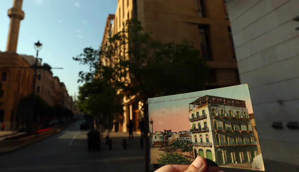 Sebuah gambar yang diambil pada 2 November 2015 menunjukkan pemandangan Beirut Foch Road yang diterbitkan oleh L.Ferid Librairies awal 1920. (AFP PHOTO / PATRICK BAZ)