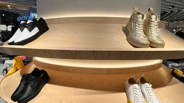 Onitsuka Tiger Ngee Ann City Orchard Road, Singapura.