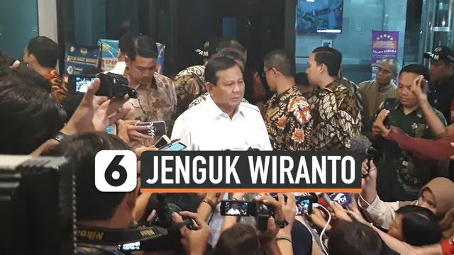 Ketua Umum Partai Gerindra Prabowo Subianto jenguk Menteri Koordinator Politik Hukum dan Keamanan (Menko Polhukam) Wiranto di Rumah Sakit Pusat Angkatan Darat (RSPAD) Gatot Soebroto, Jakarta Pusat. Wiranto diserang terduga teroris dan terkena luka tu...