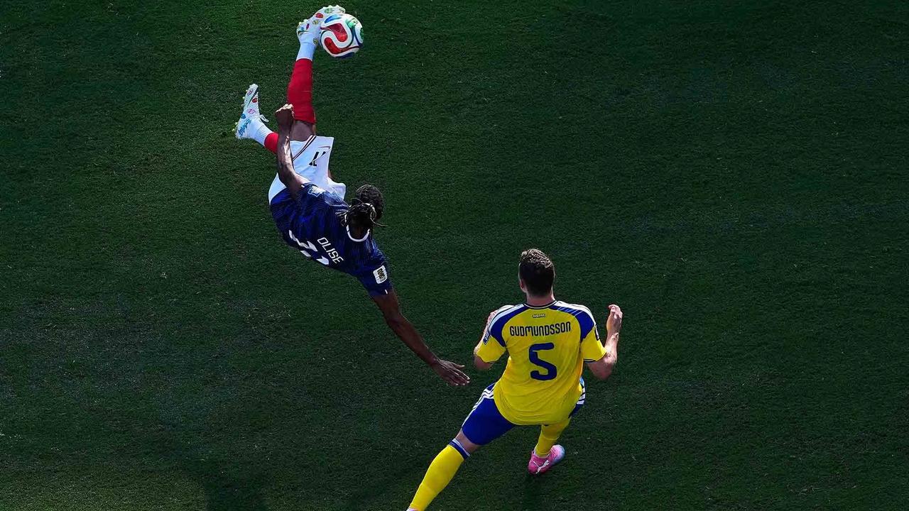 FOTO: Mbappe Bersinar Saat Prancis Libas Swedia