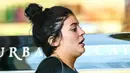 Kylie Jenner juga bisa tampil gemuk, tanpa makeup dan punya double chin! (bornrealist)